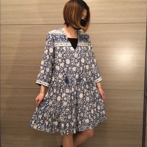 H&M blue and white boho dress.  Floral pattern.  Size US 0.